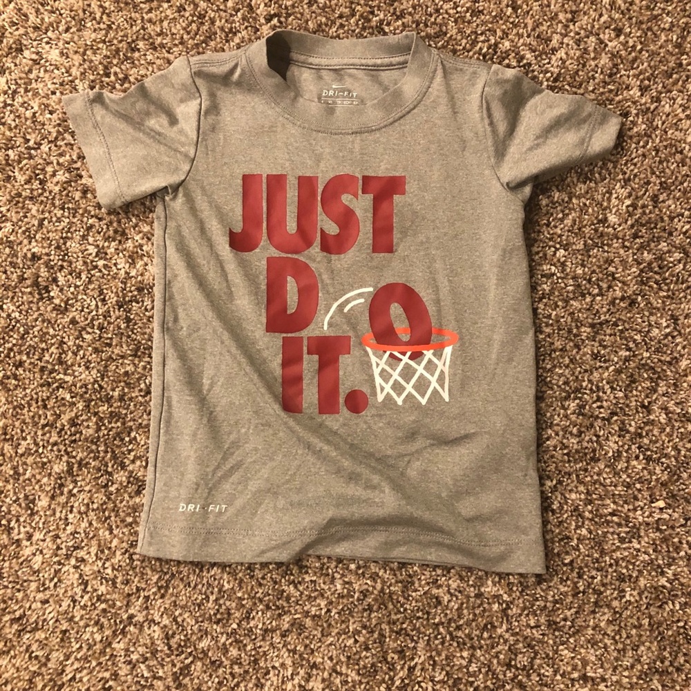 💥 3/$10!!! Nike Dri-Fit T-Shirt Size 4